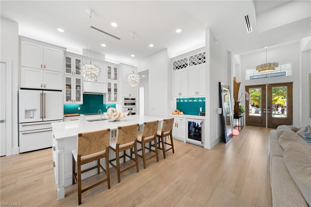 PARADISE VILLAGE - Residential