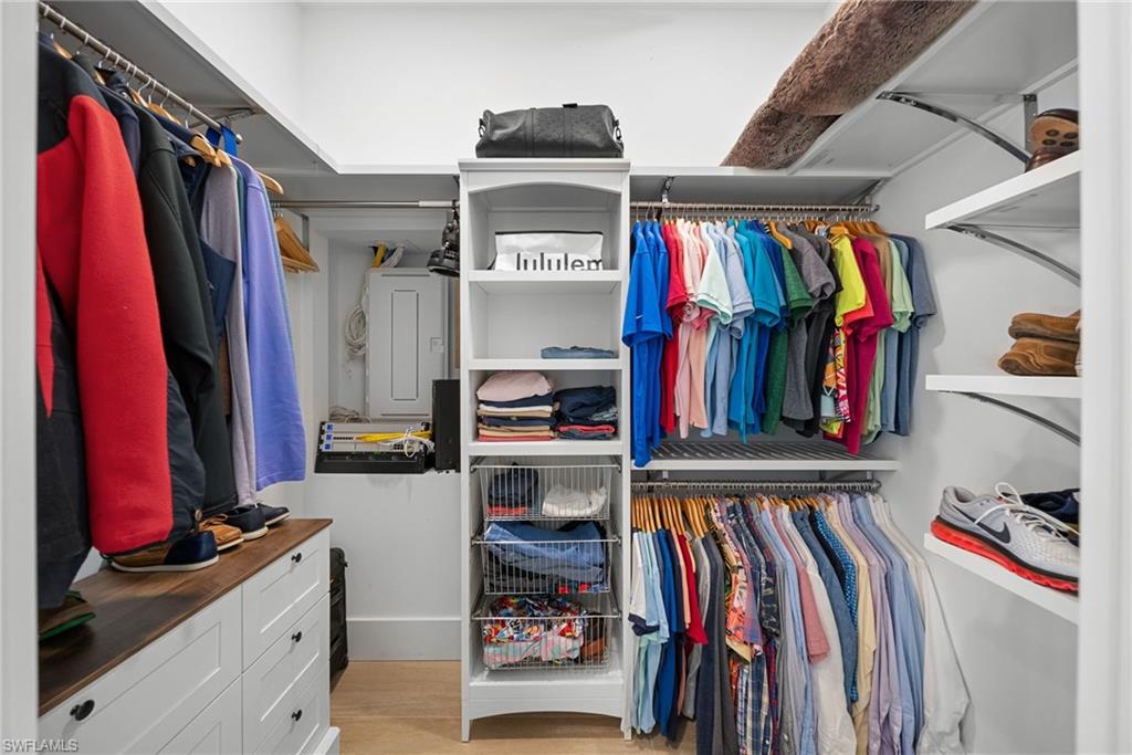 PARADISE VILLAGE - Residential