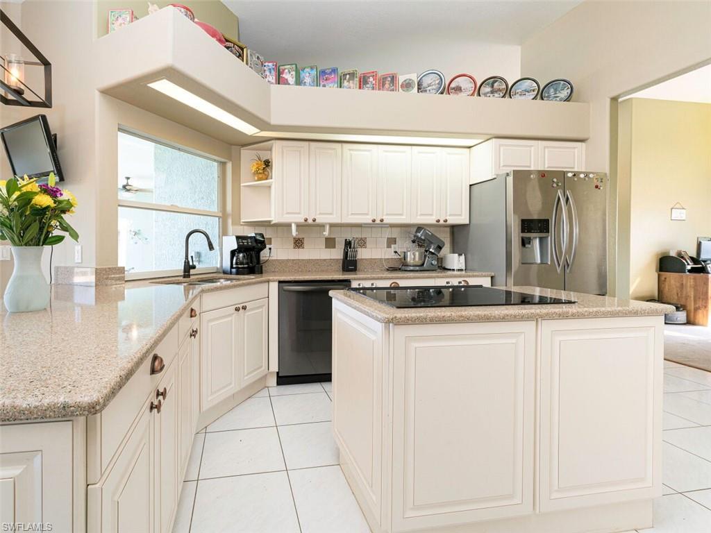 ROYAL TEE COUNTRY CLUB ESTATES - Residential