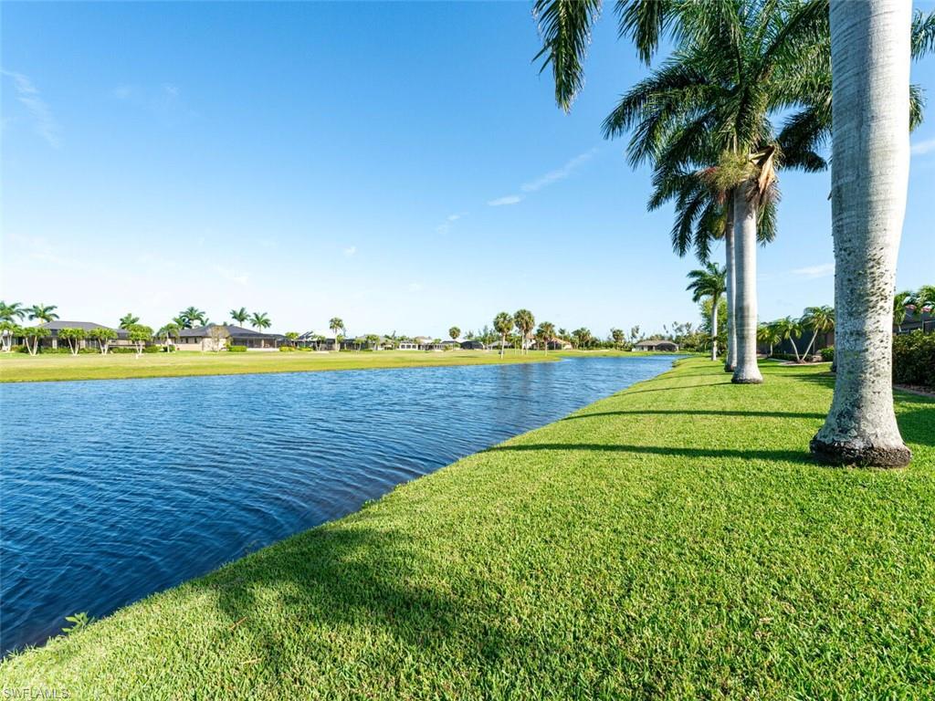 ROYAL TEE COUNTRY CLUB ESTATES - Residential