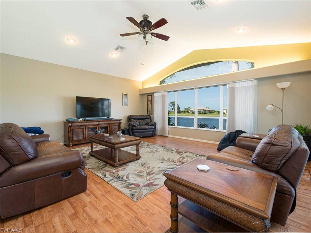 ROYAL TEE COUNTRY CLUB ESTATES - Residential