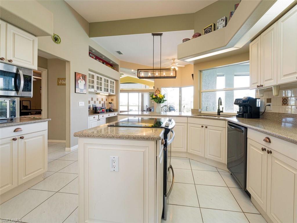 ROYAL TEE COUNTRY CLUB ESTATES - Residential