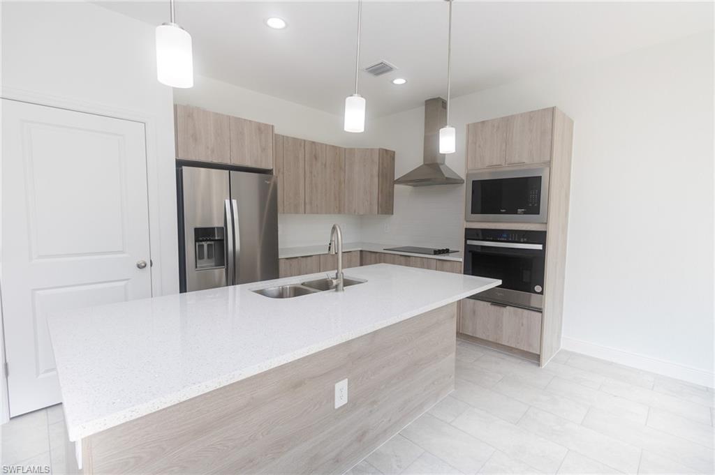 PORT LABELLE - Residential Lease