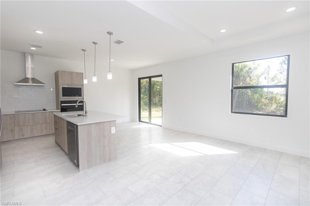 PORT LABELLE - Residential Lease