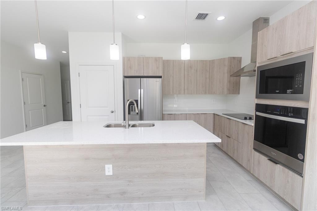 PORT LABELLE - Residential Lease