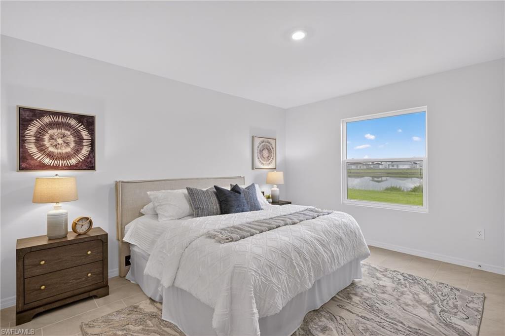 WHISPERING LAKES - Residential