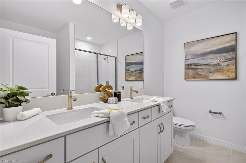 WHISPERING LAKES - Residential