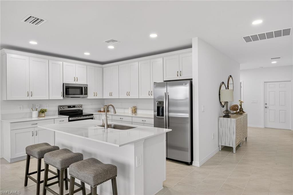 WHISPERING LAKES - Residential