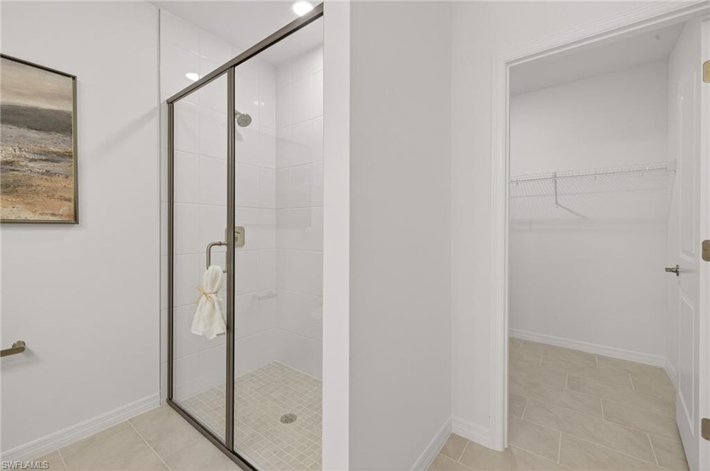 WHISPERING LAKES - Residential