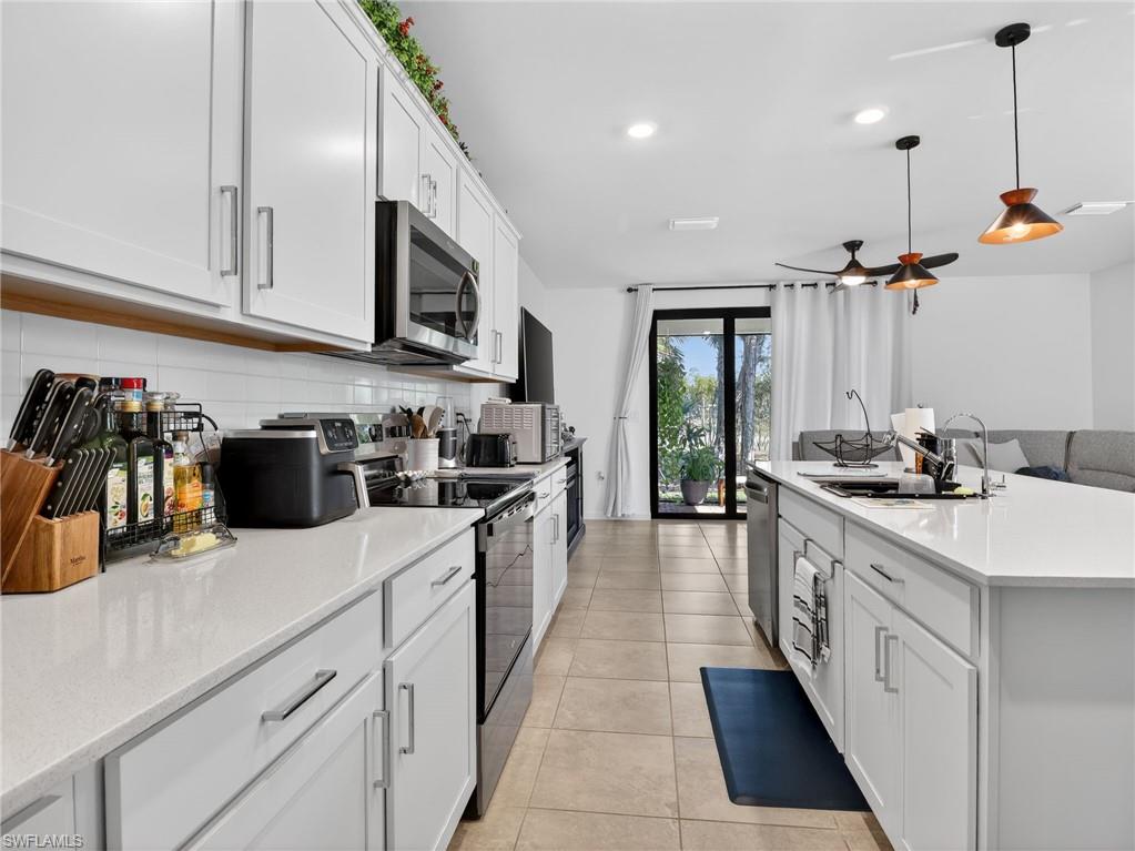 CORAL LAKES - Residential