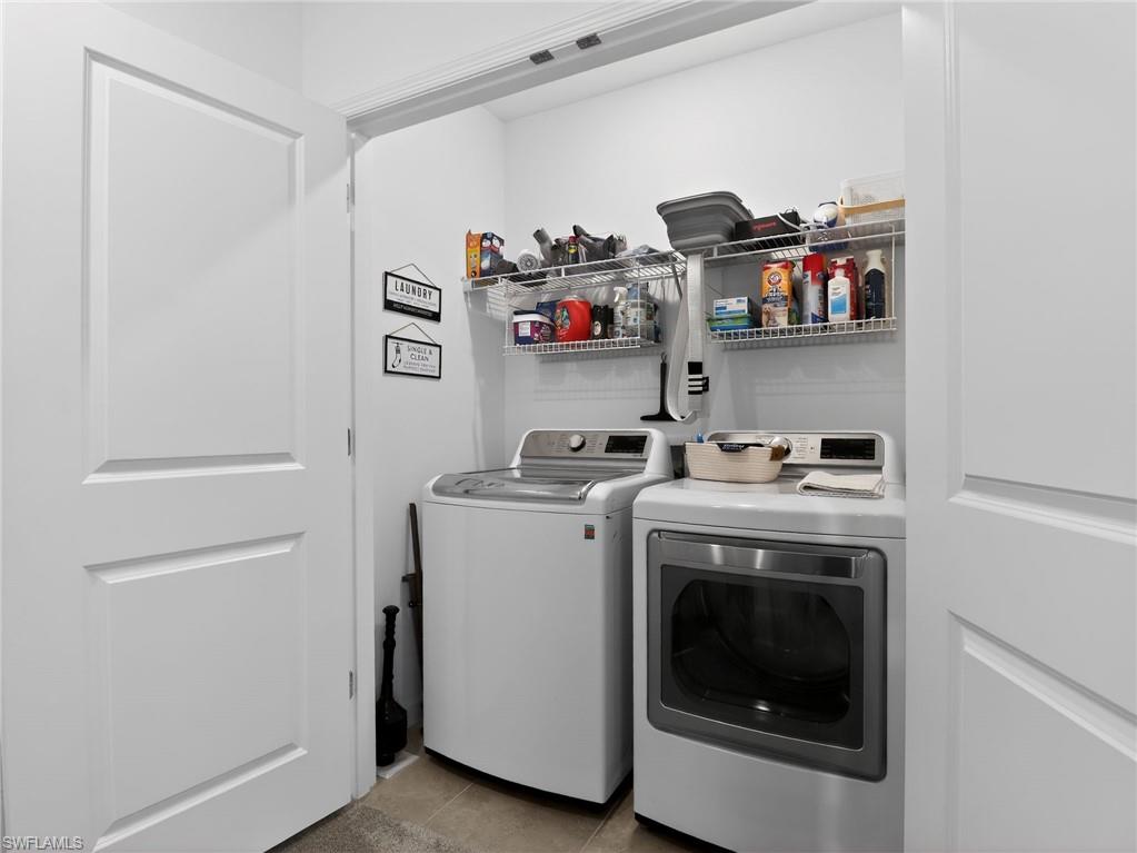 CORAL LAKES - Residential