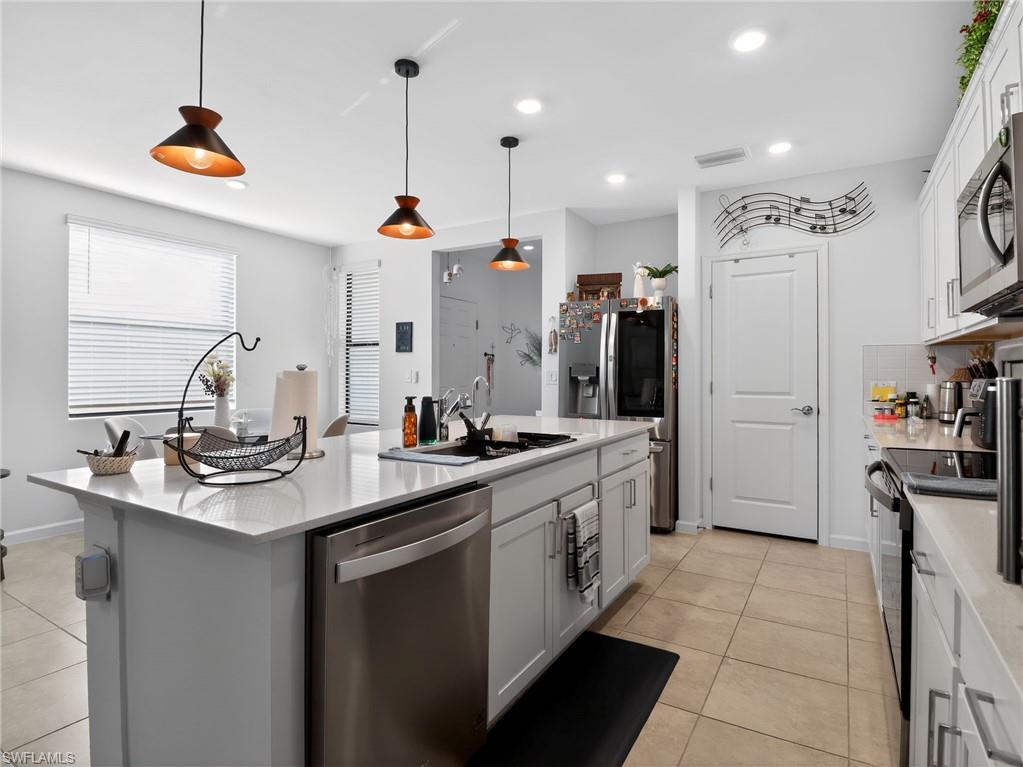 CORAL LAKES - Residential