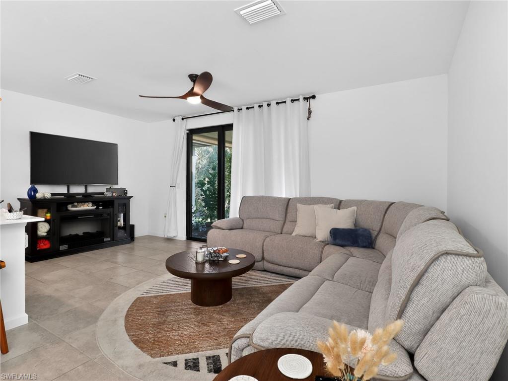 CORAL LAKES - Residential