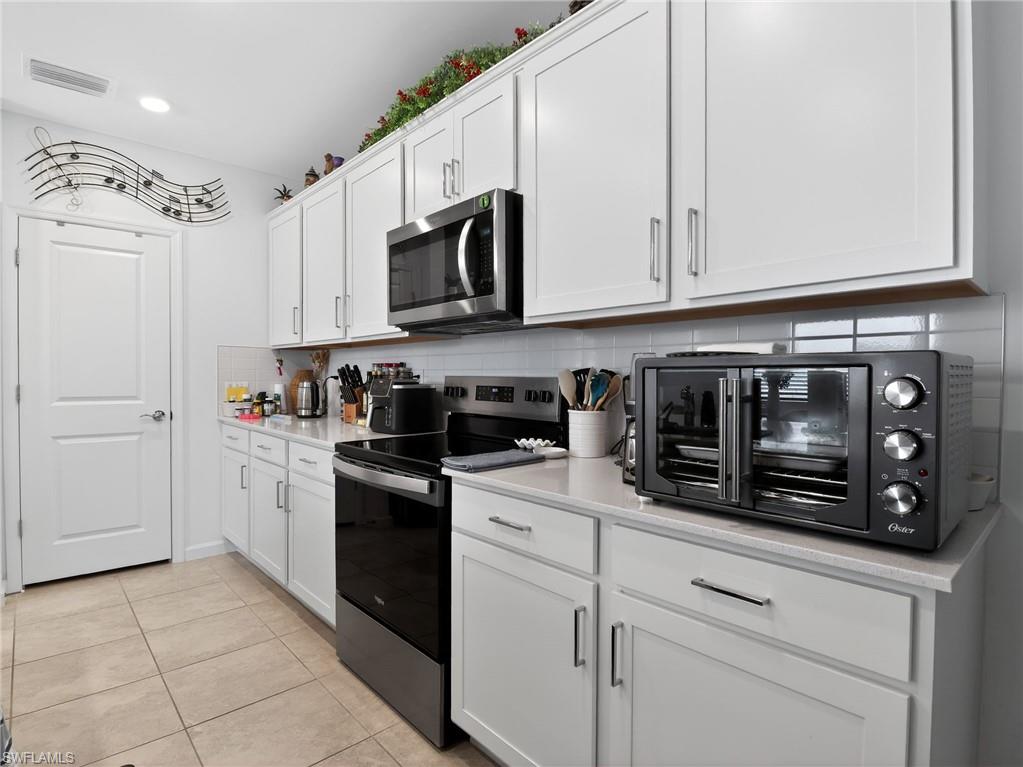 CORAL LAKES - Residential