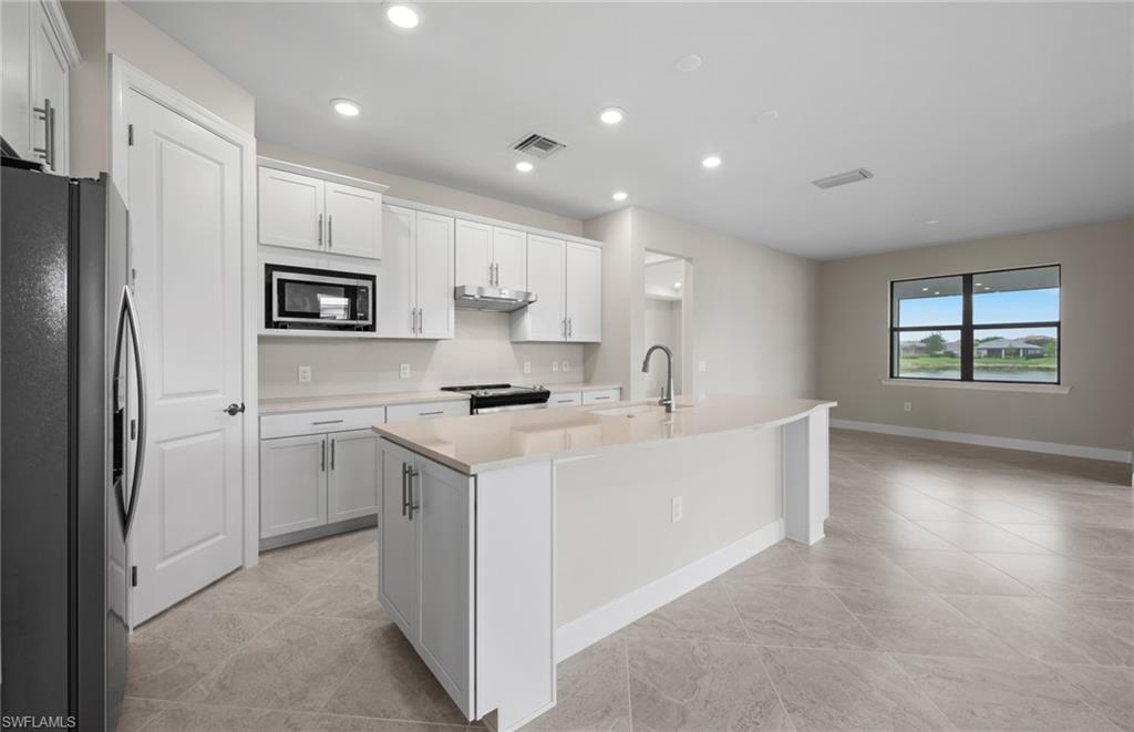 COUNTRY CLUB - Residential