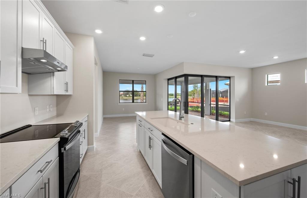 COUNTRY CLUB - Residential