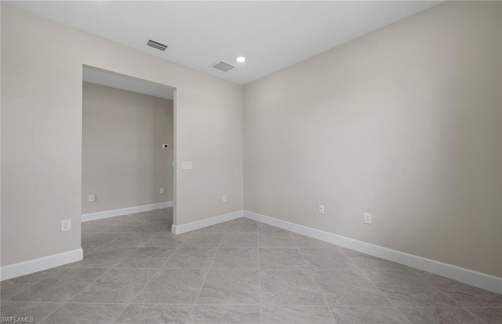 COUNTRY CLUB - Residential