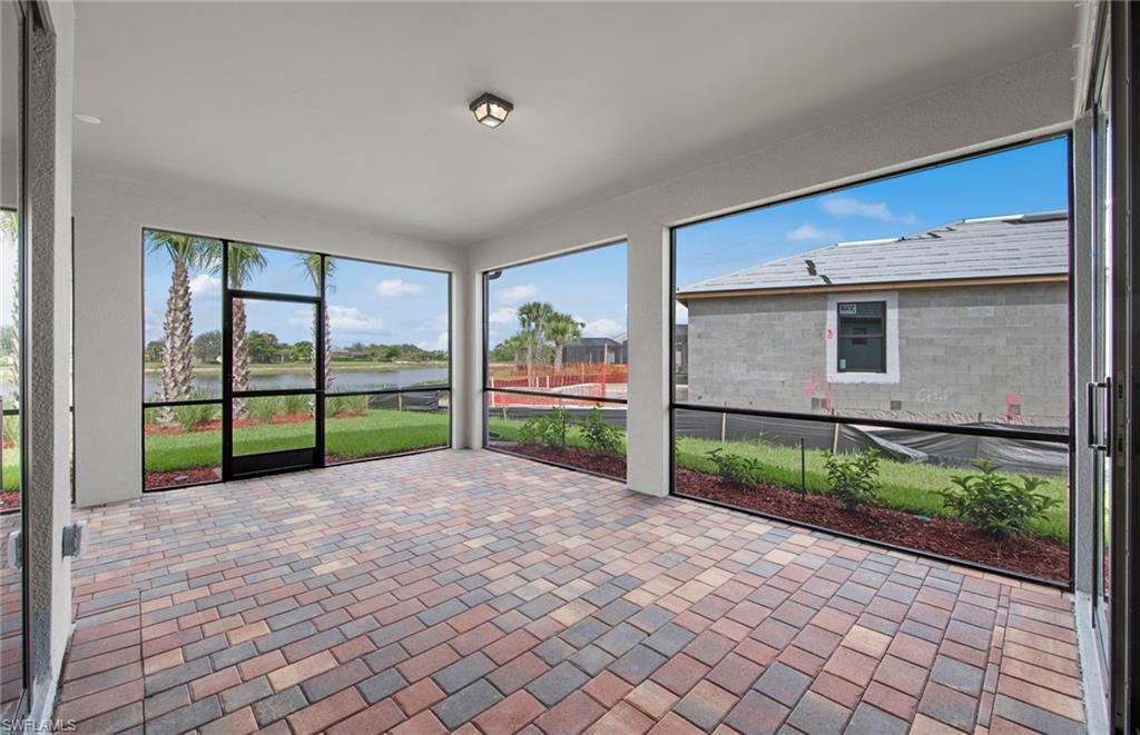 COUNTRY CLUB - Residential