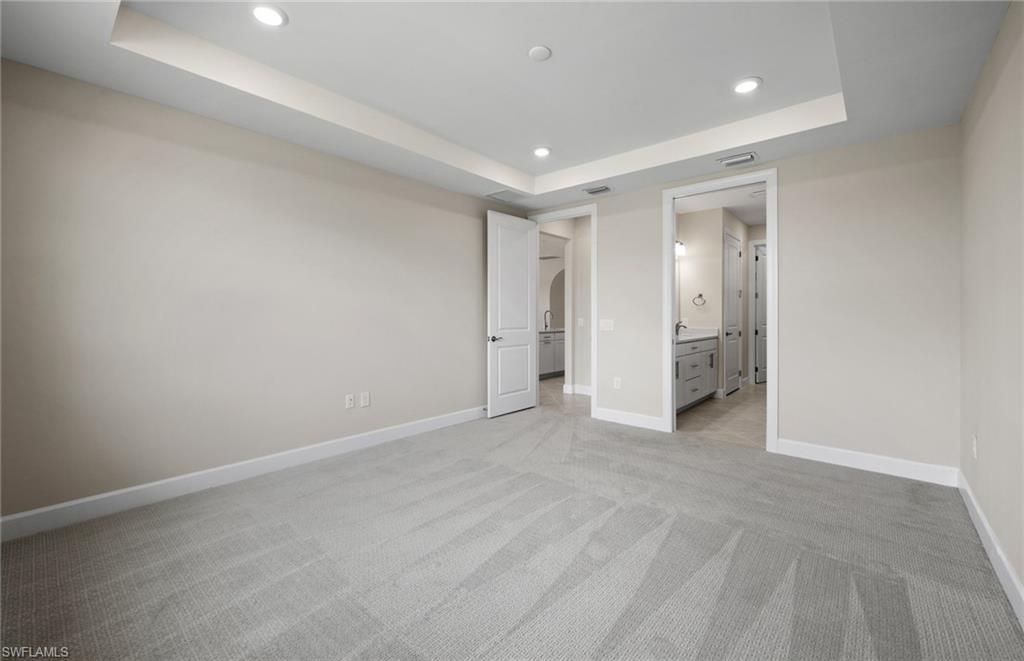 COUNTRY CLUB - Residential