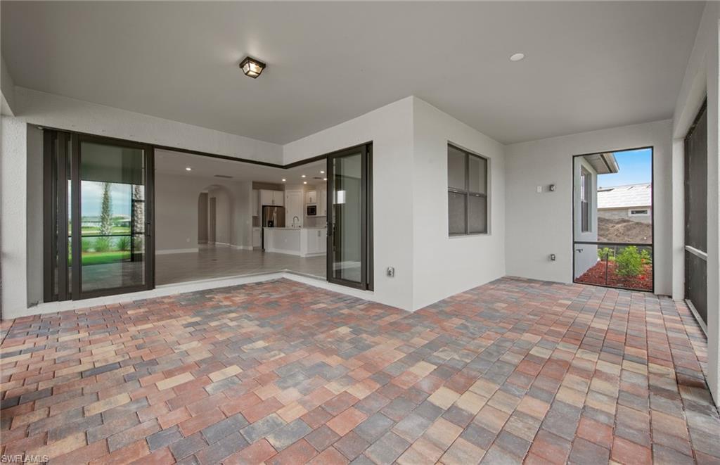 COUNTRY CLUB - Residential