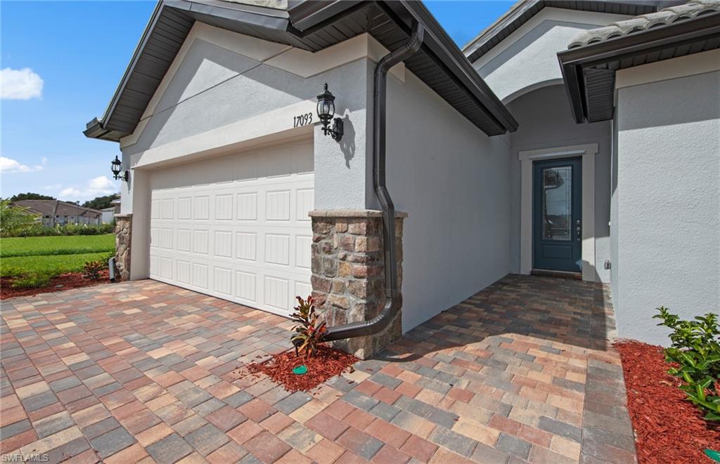 COUNTRY CLUB - Residential