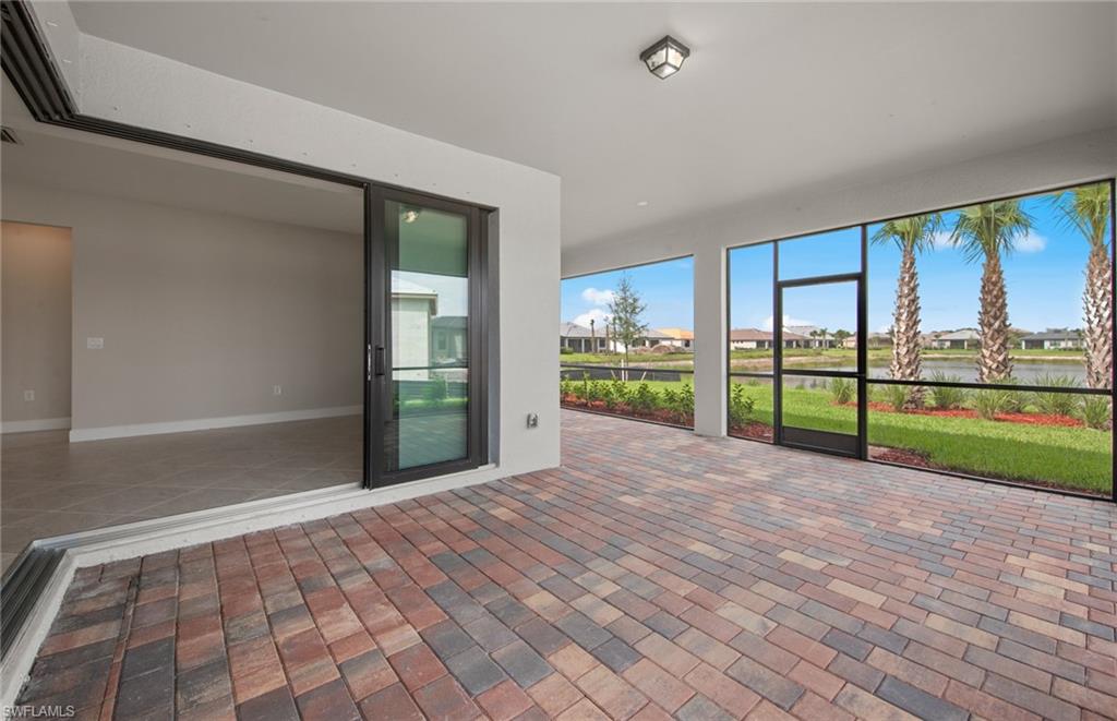 COUNTRY CLUB - Residential