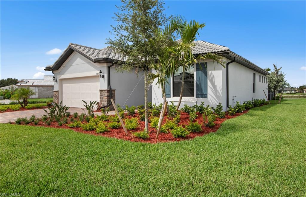 COUNTRY CLUB - Residential