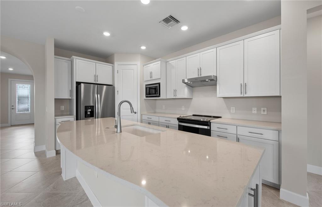 COUNTRY CLUB - Residential