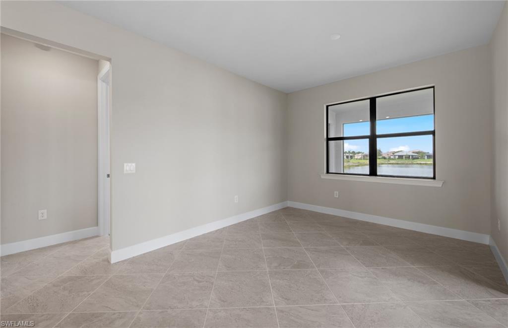 COUNTRY CLUB - Residential