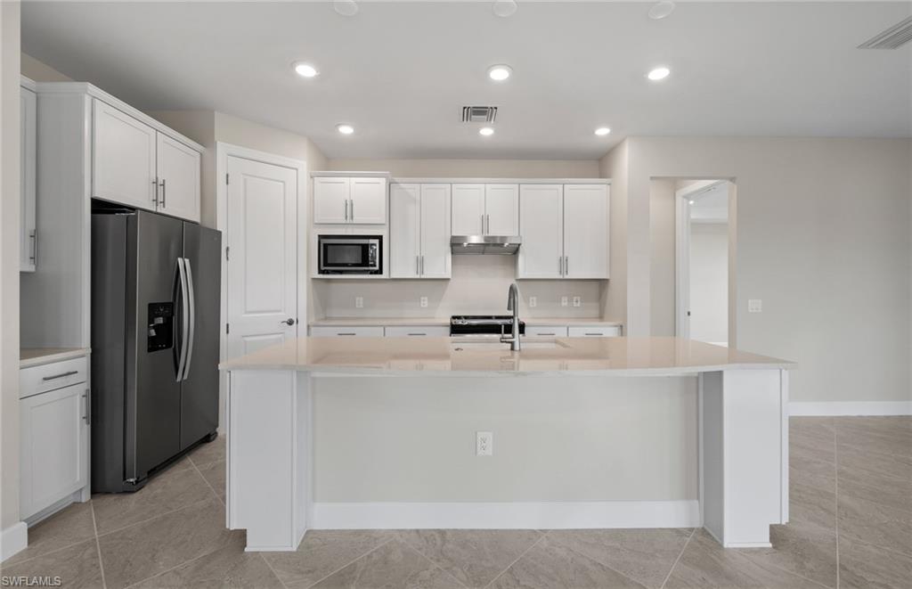 COUNTRY CLUB - Residential