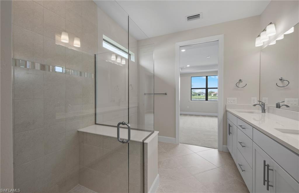 COUNTRY CLUB - Residential