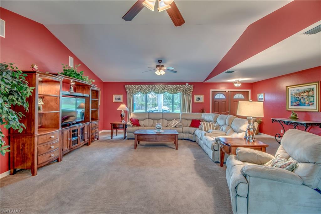 ROYAL WOOD - Residential