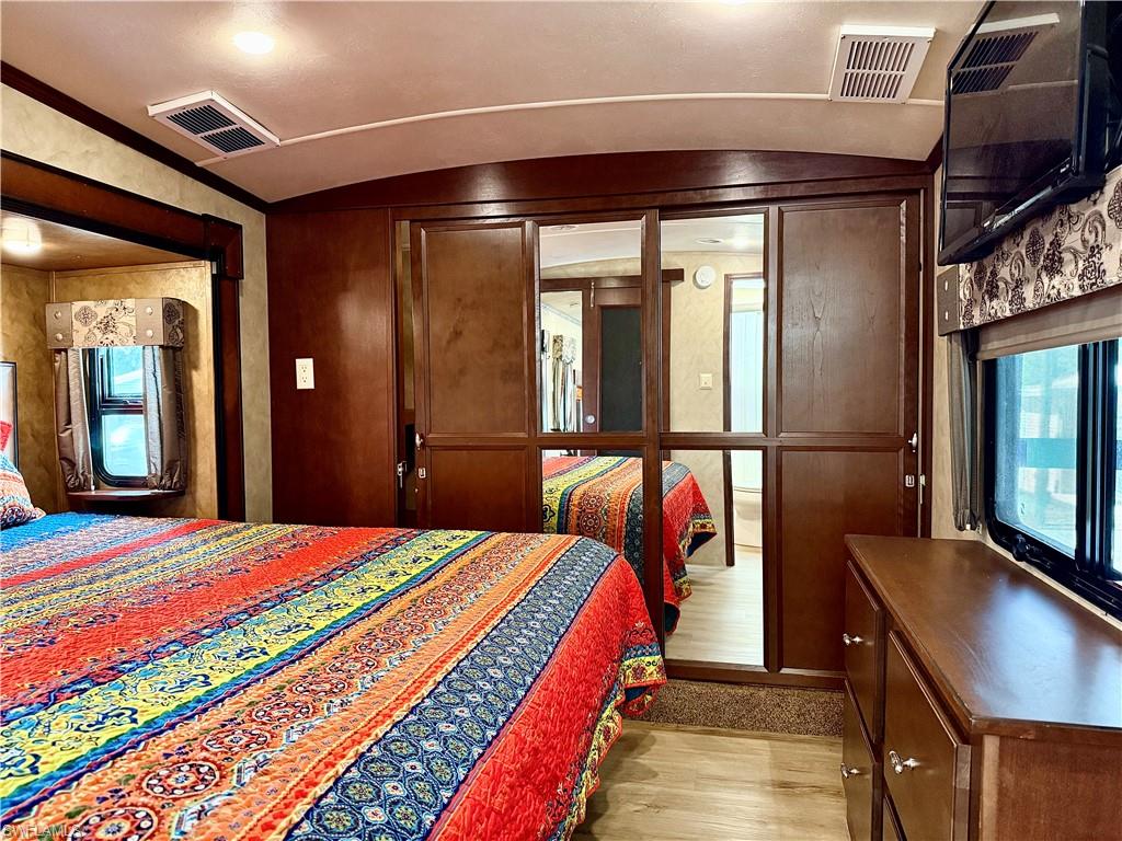 IMPERIAL WILDERNESS - Land