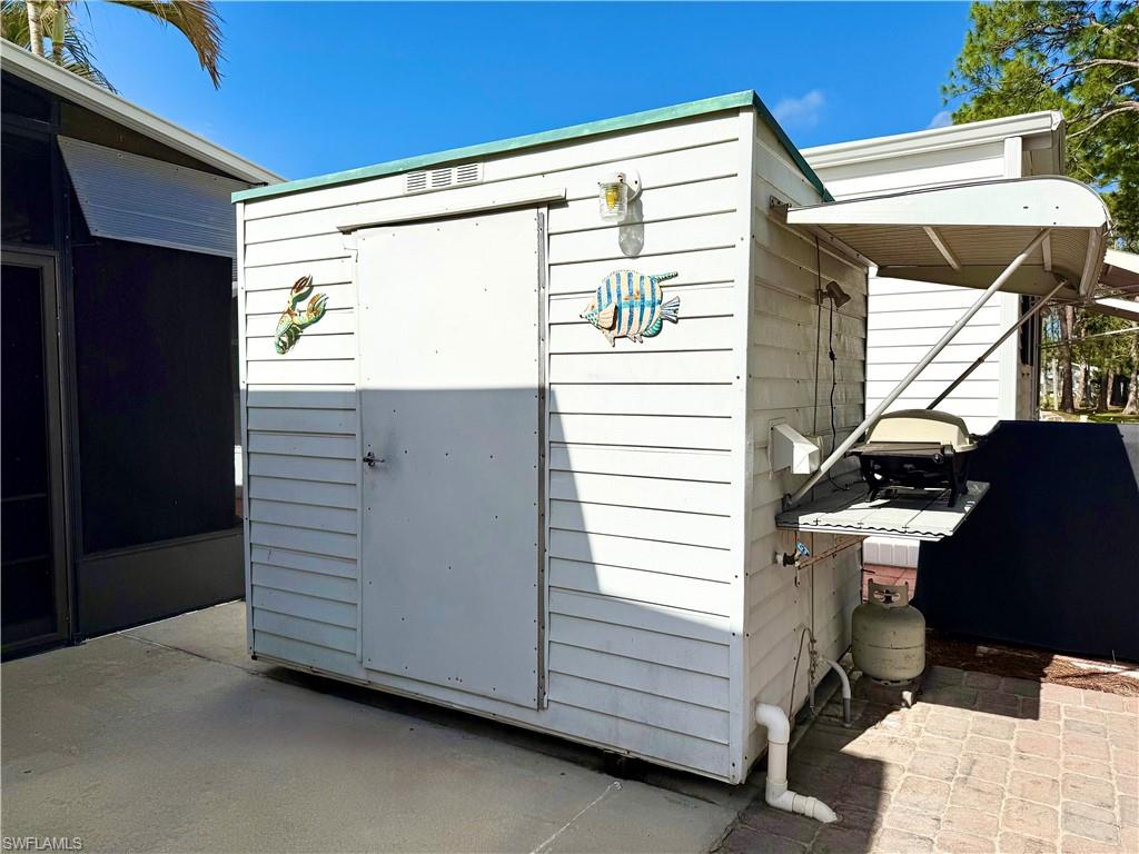 IMPERIAL WILDERNESS - Land