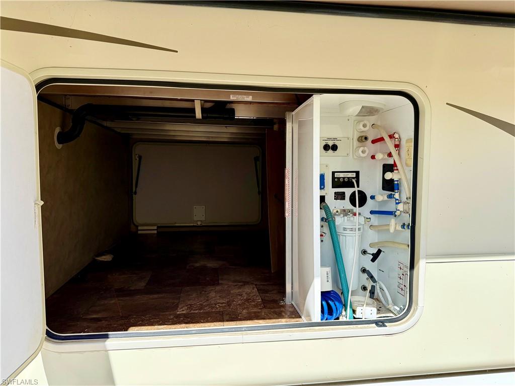 IMPERIAL WILDERNESS - Land