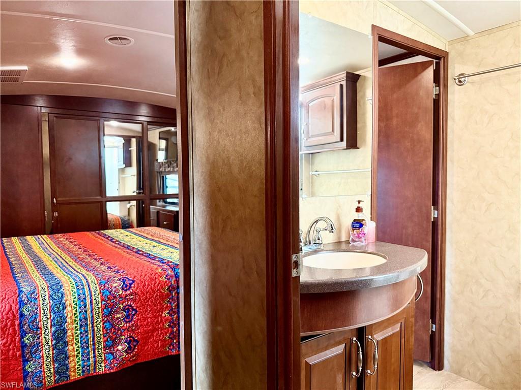 IMPERIAL WILDERNESS - Land