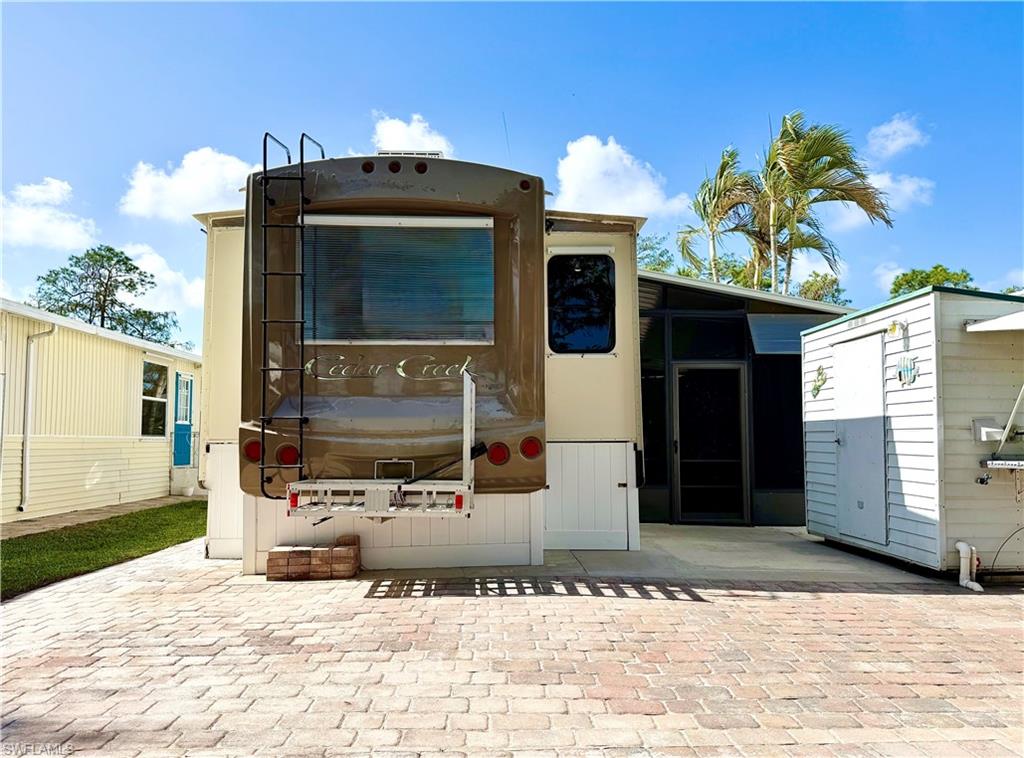 IMPERIAL WILDERNESS - Land