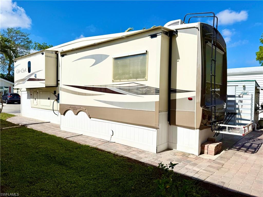 IMPERIAL WILDERNESS - Land