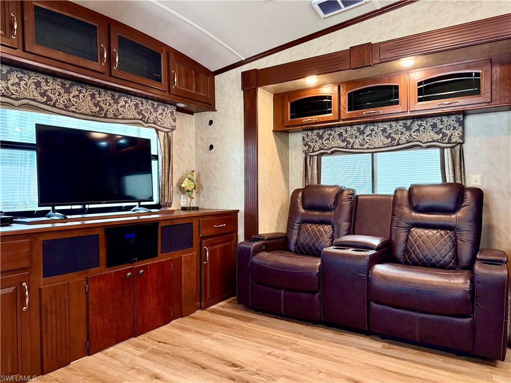 IMPERIAL WILDERNESS - Land