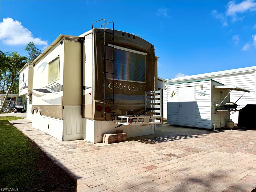 IMPERIAL WILDERNESS - Land