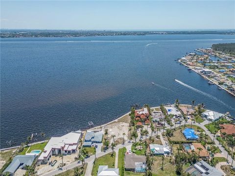 238 Bayshore DR CAPE CORAL FL 33904