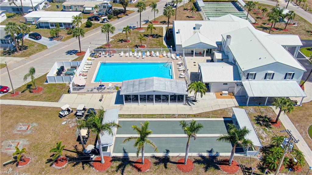 CARRIAGE VILLAGE - Residential