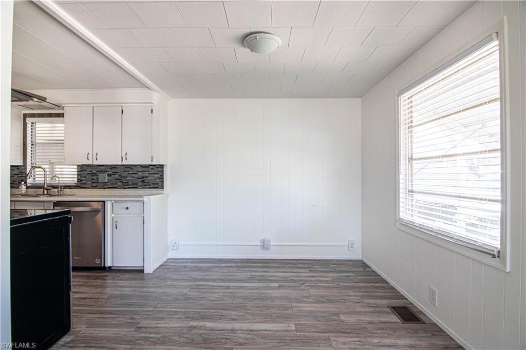 CARRIAGE VILLAGE - Residential