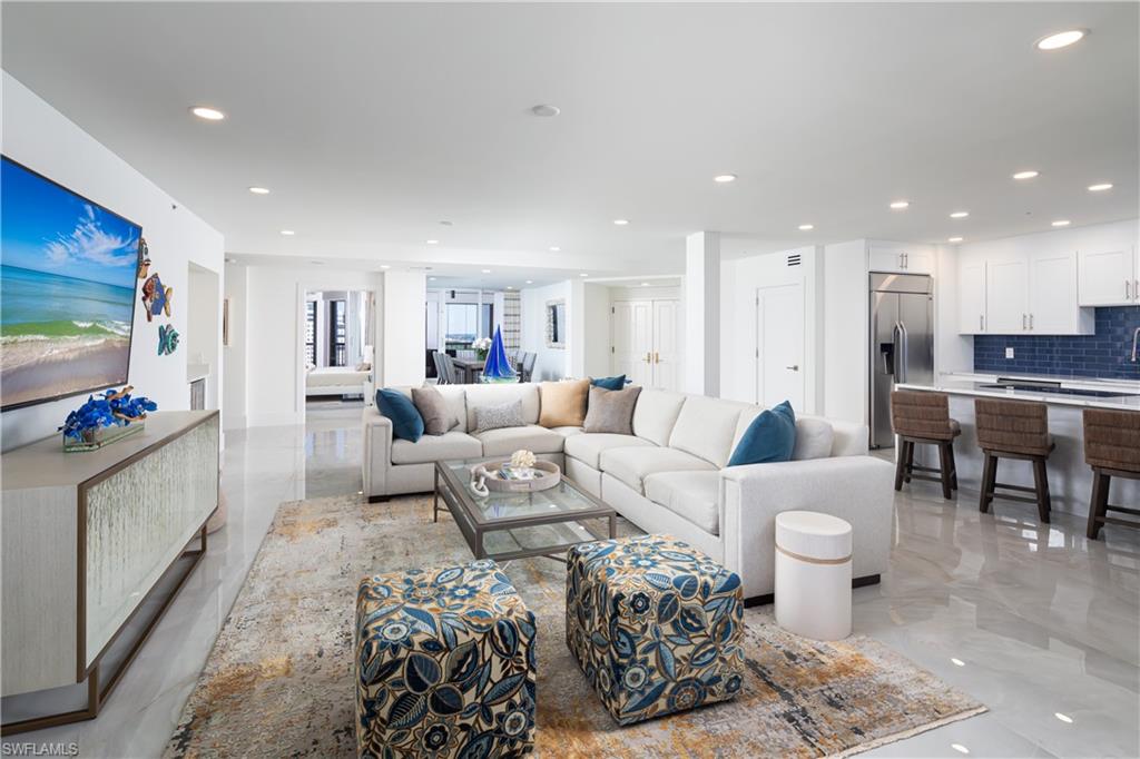 CARLYSLE AT BAY COLONY - Residential