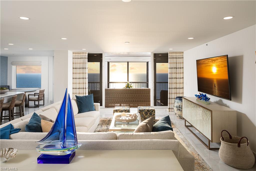 CARLYSLE AT BAY COLONY - Residential