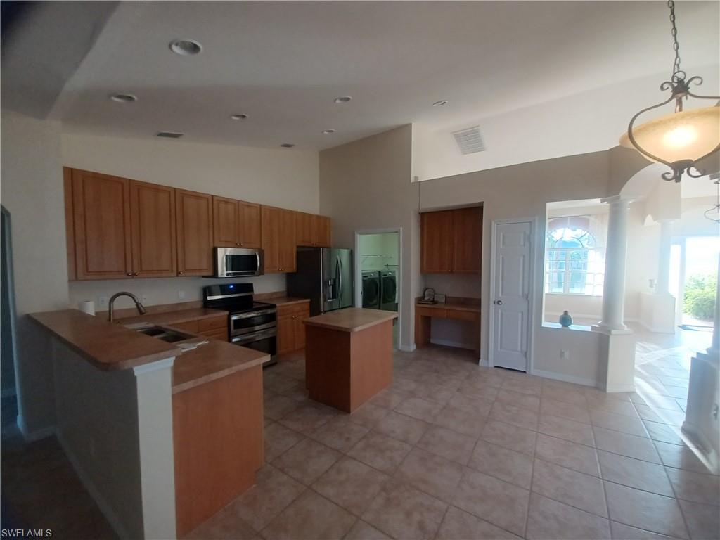 CAPE CORAL - Residential Lease