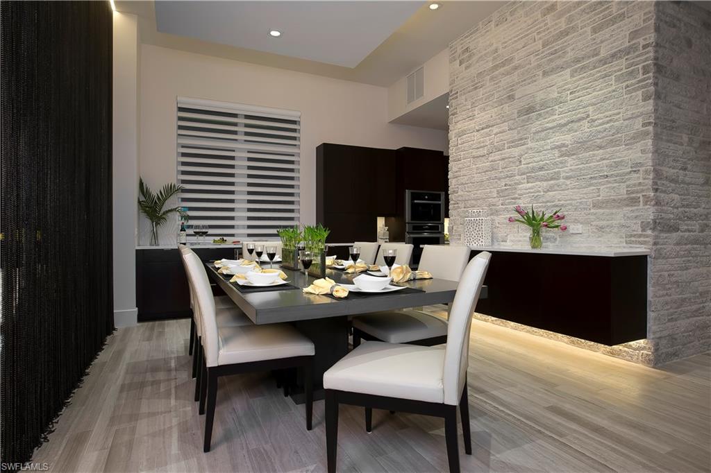 TWIN PALM ESTATES - Residential