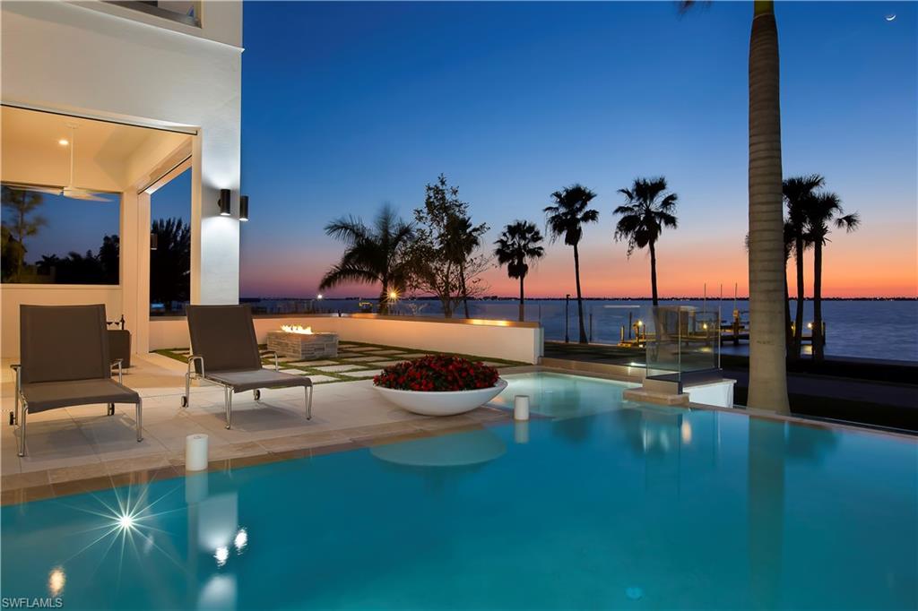 TWIN PALM ESTATES - Residential