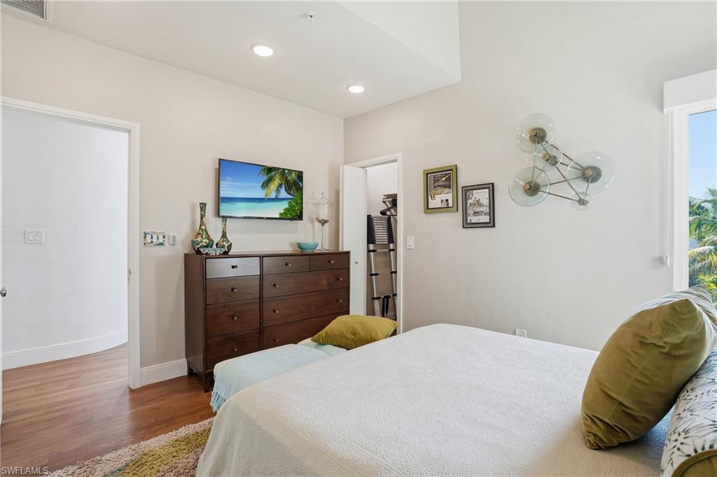 VENETIAN GARDENS - Residential