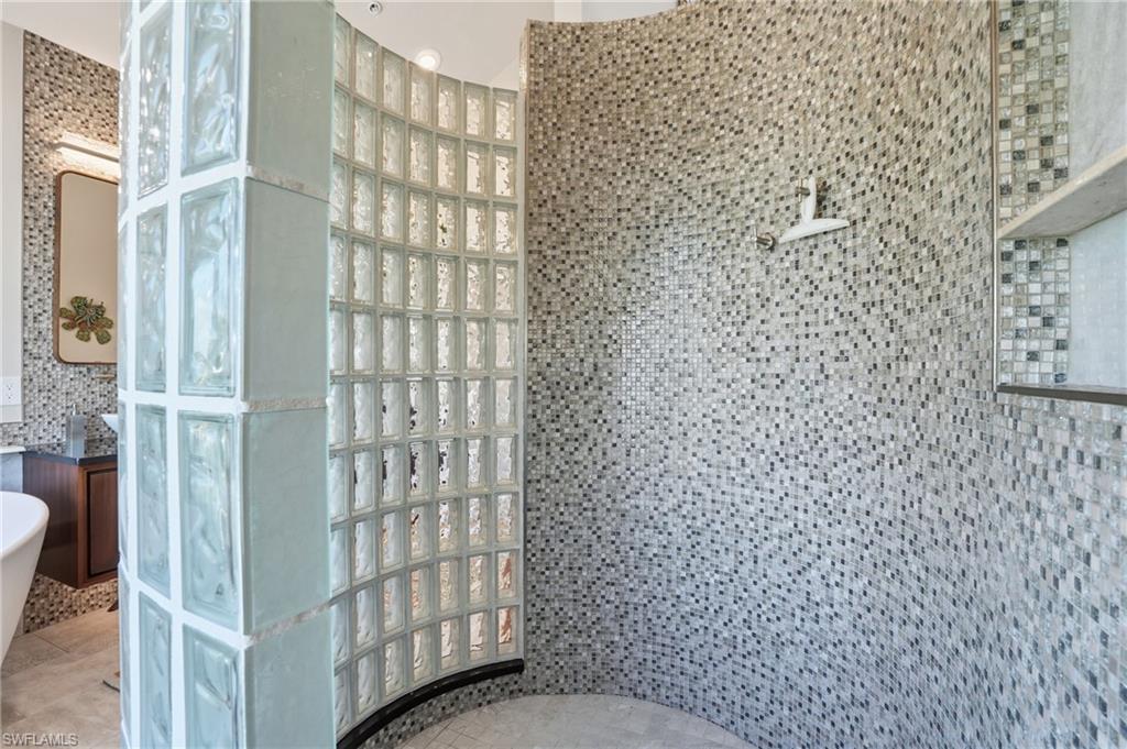 VENETIAN GARDENS - Residential